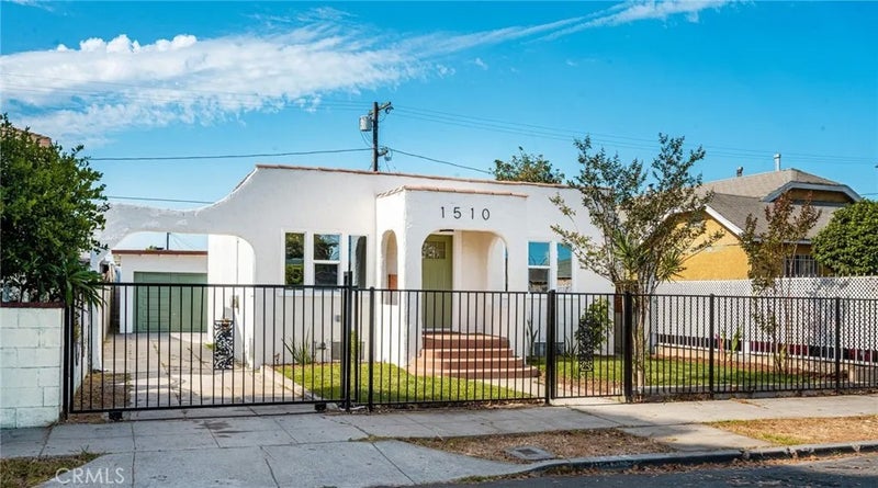 1510 W 65th Place