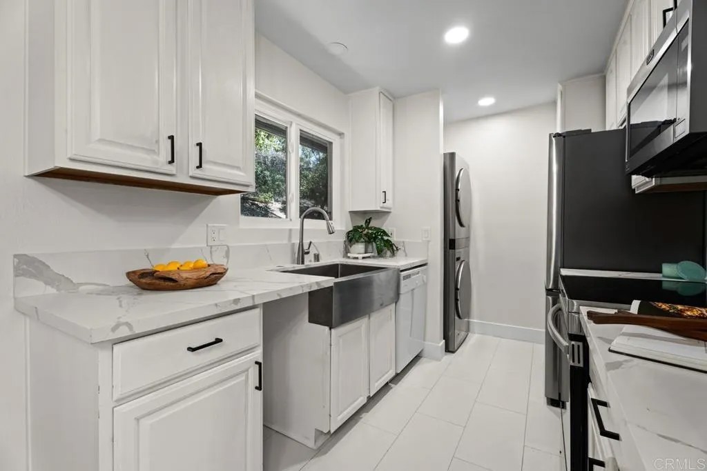 6725 Mission Gorge Rd 202B