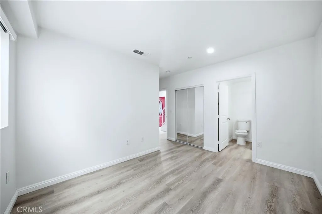 6919 S Menlo