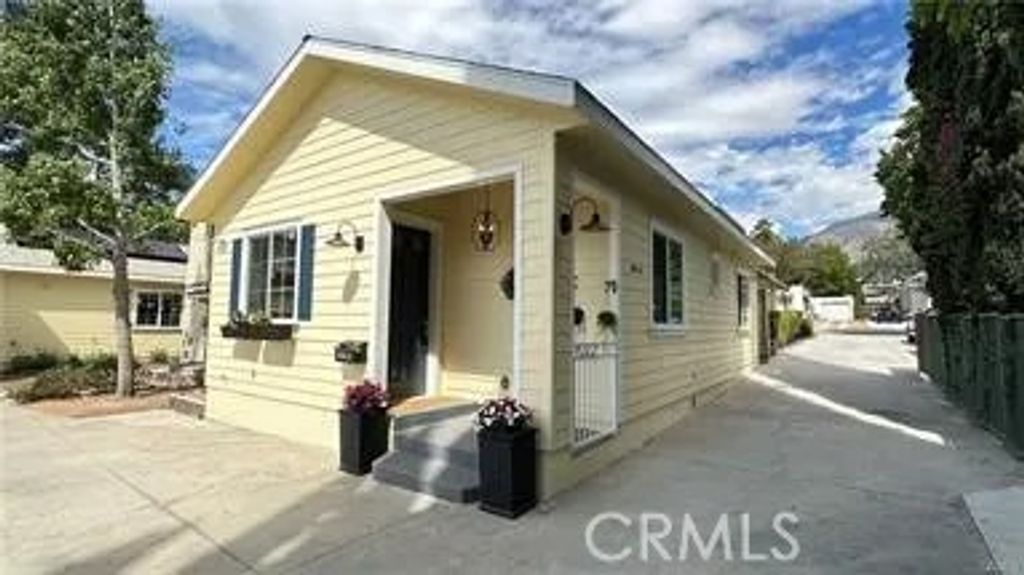 Photo of 424 Concord Ave #2, Monrovia, CA 91016 (MLS # WS26012314)