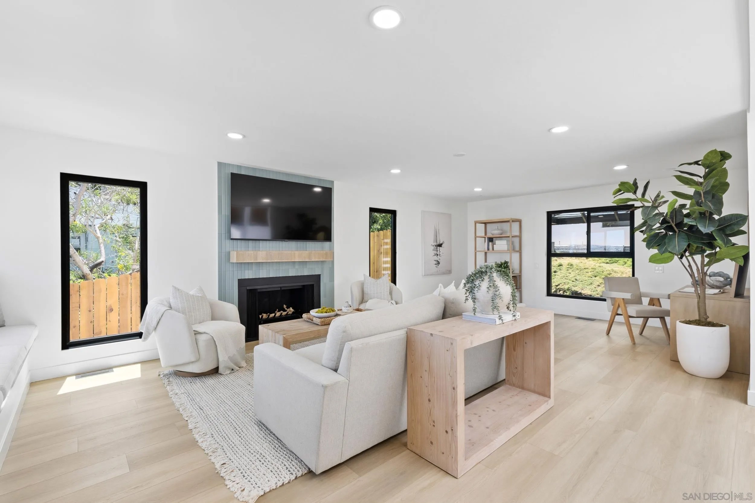 858 Rosecrans