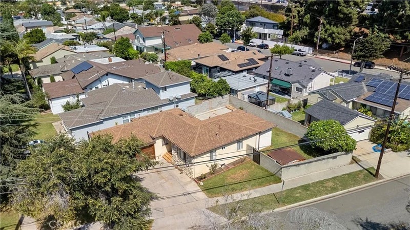 5274 S Slauson