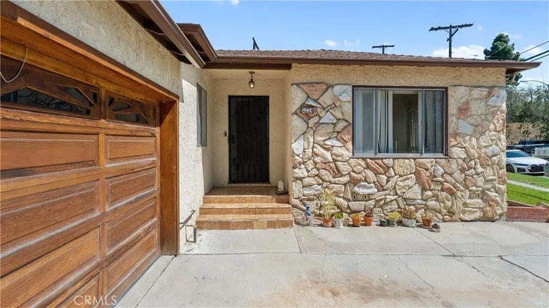 5274 S Slauson