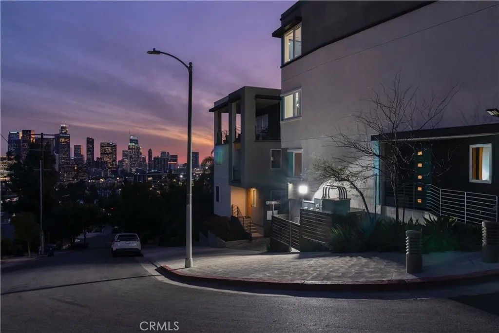 Photo of 1025 White Knoll, Los Angeles, CA 90012 (MLS # AR26061787)