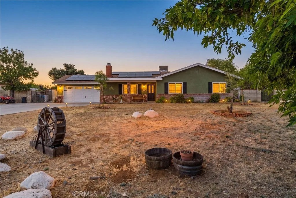 Photo of 32924 Acklins Ave, Acton, CA 93510 (MLS # SR26130736)