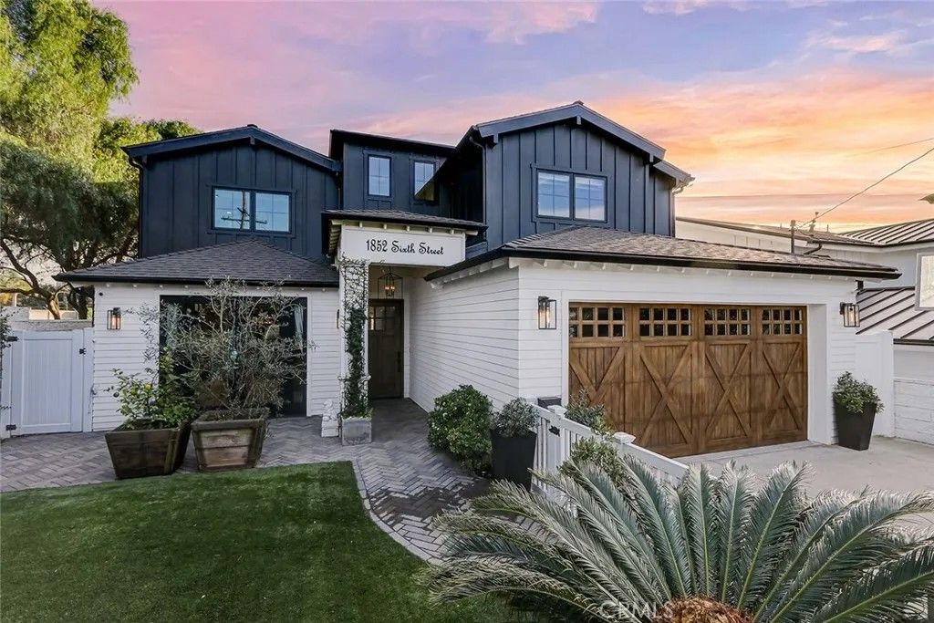 Photo of 1852 6th, Manhattan Beach, CA 90266 (MLS # SB26018797)