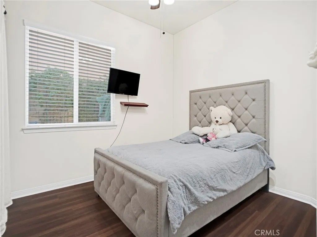 Photo of 21103 Cross Creek Drive, Saugus, CA 91350 (MLS # SR25238723)