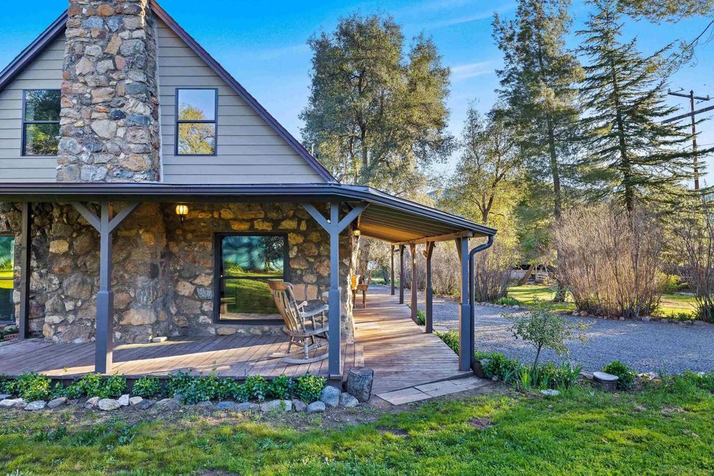 Photo of 27546 Old Highway 80, Descanso, CA 91916 (MLS # 260007752)