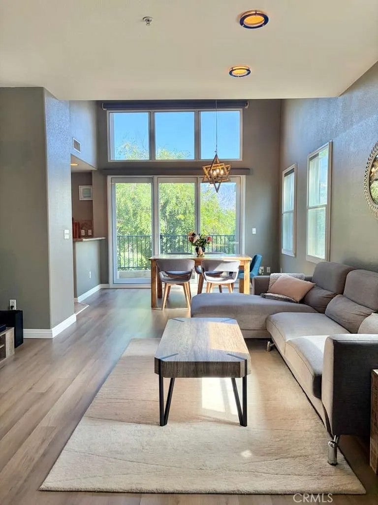 286 N Madison 404