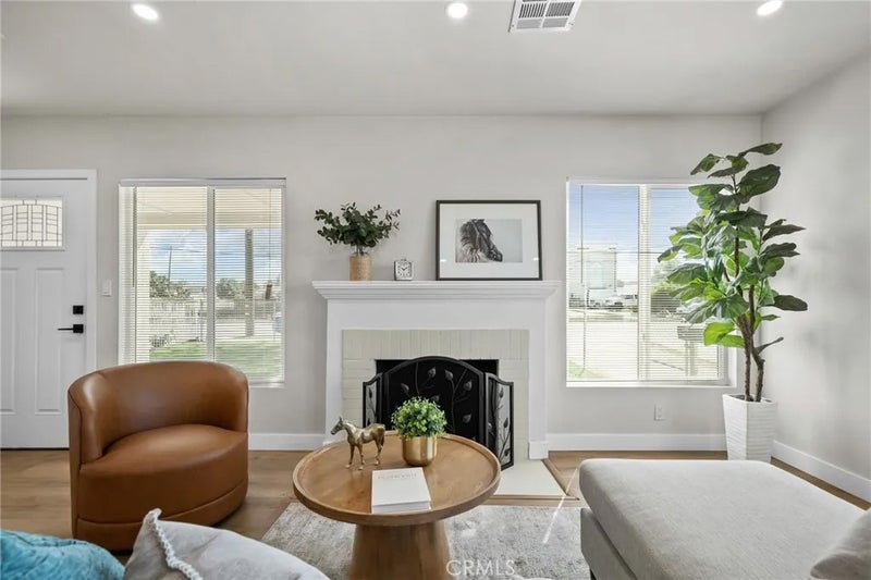 2225 Santa Anita