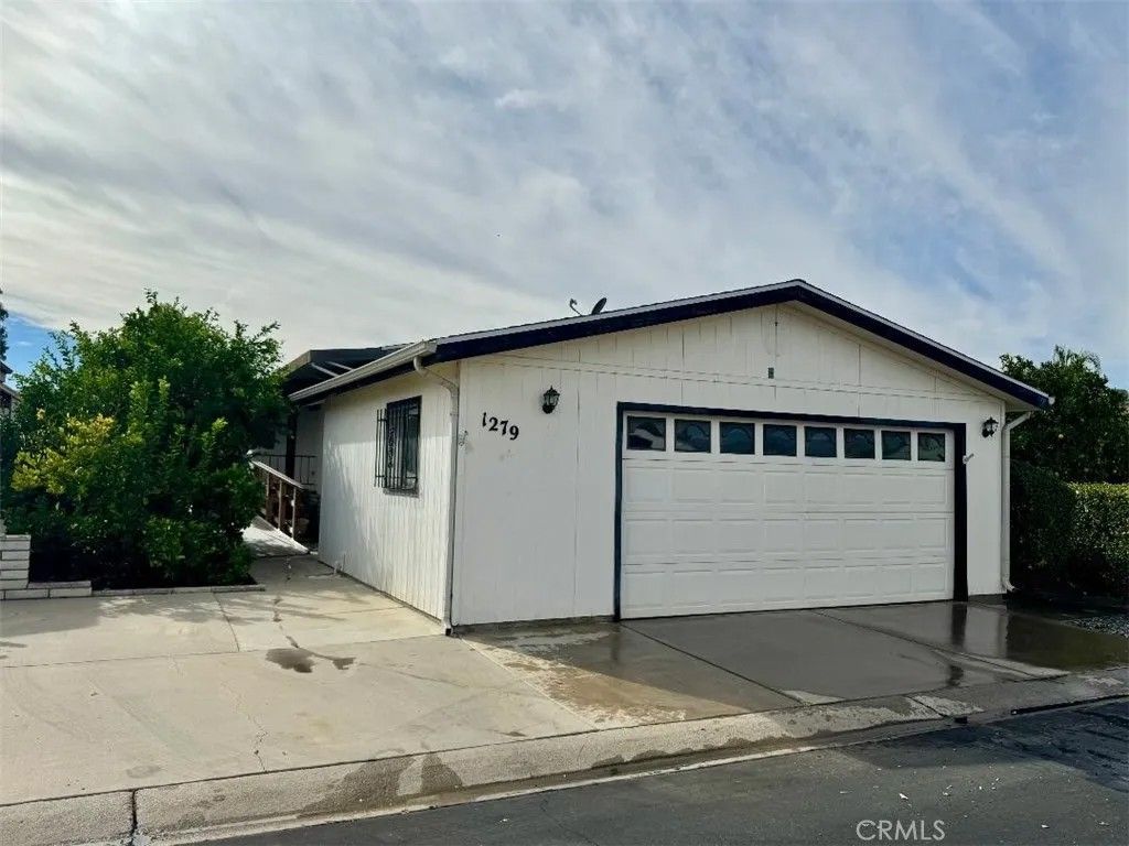 Photo of 1279 Sorrel Dr, Hemet, CA 92545 (MLS # SW25282515)