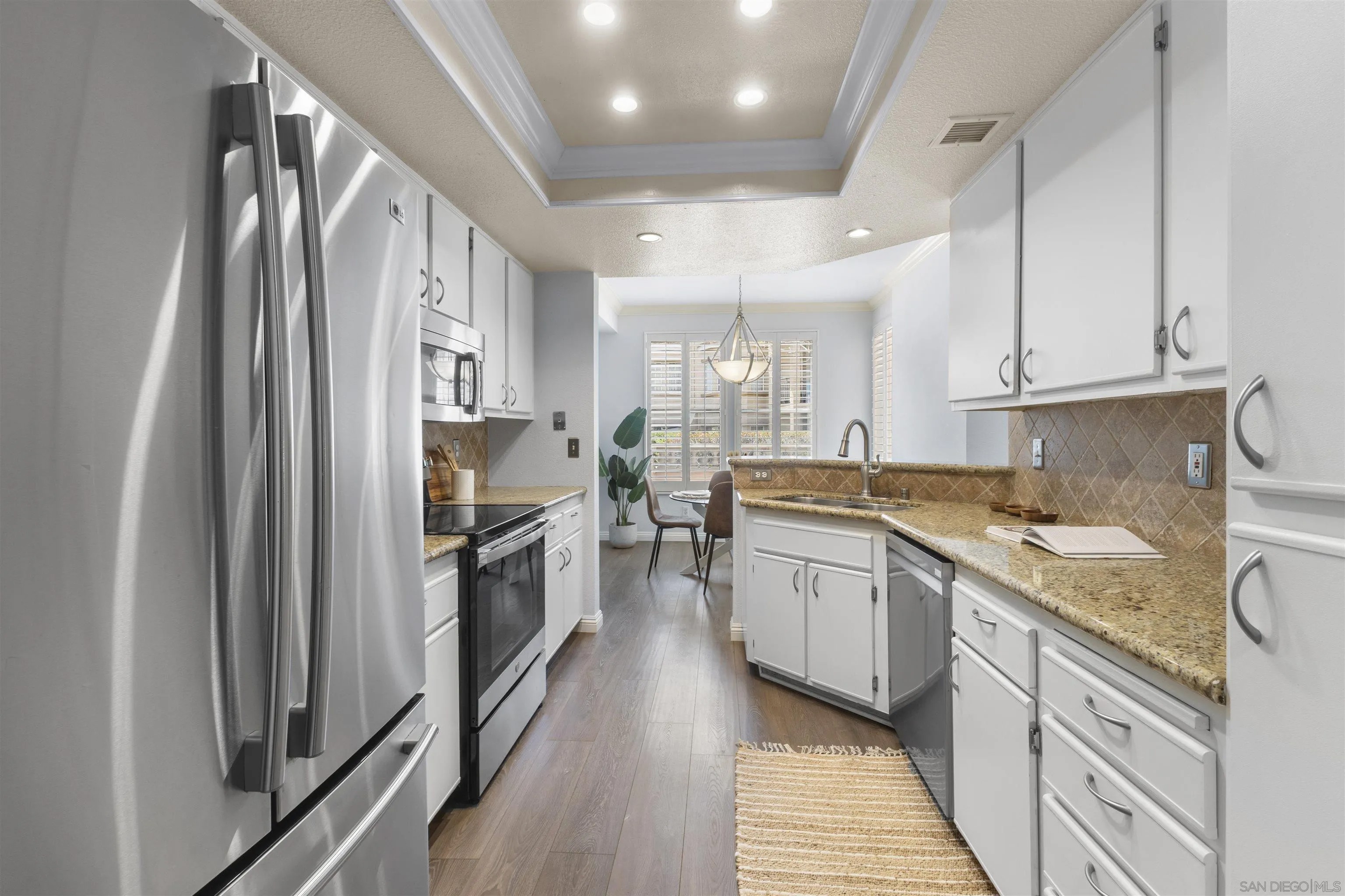 640 Camino De La Reina 1109