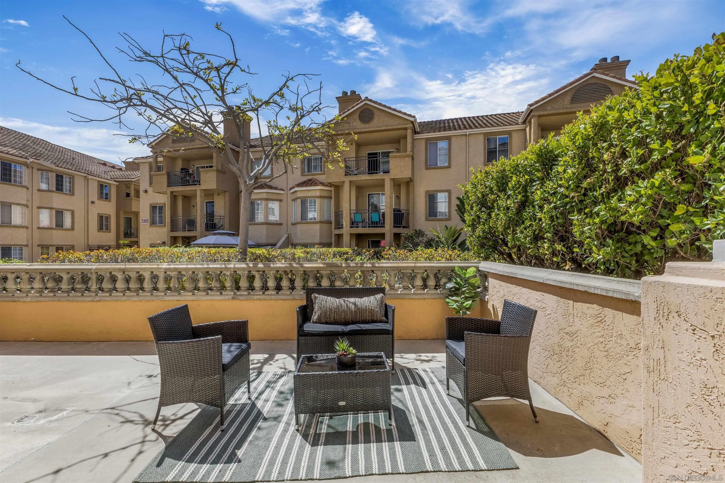 640 Camino De La Reina 1109