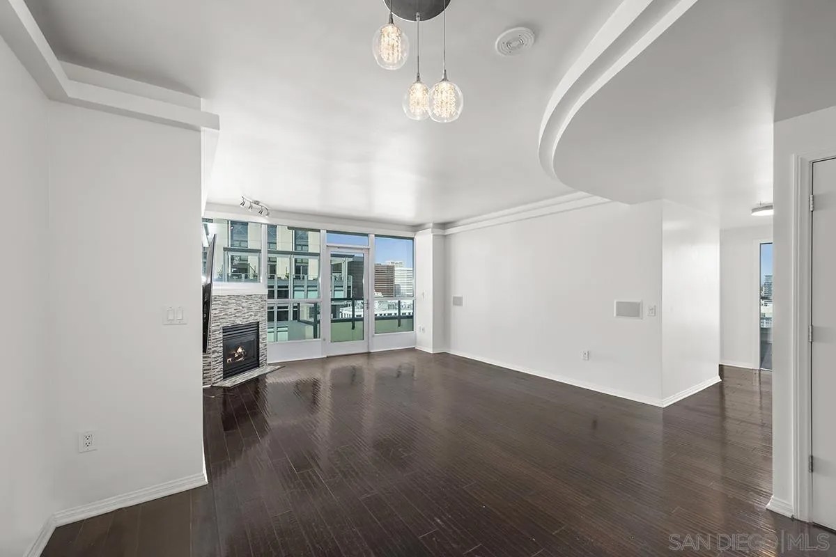 555 Front Street 2201