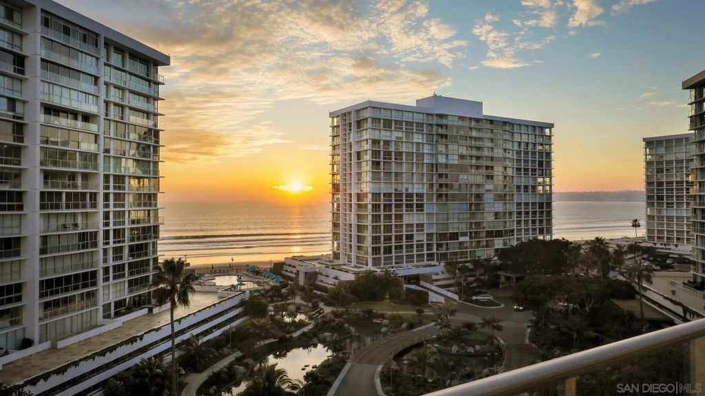 Photo of 1770 Avenida De Avenida Del Mundo #1210, Coronado, CA 92118 (MLS # 250045834)