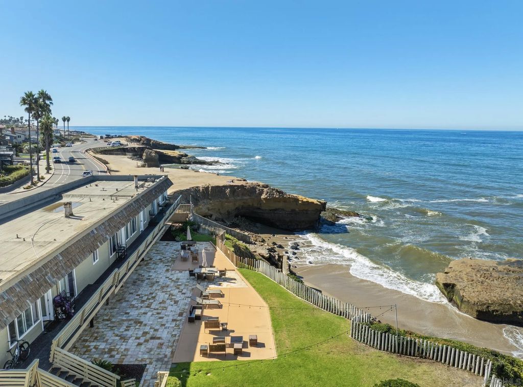 Photo of 1352-62 Sunset Cliffs Blvd, San Diego, CA 92107 (MLS # 260010607)