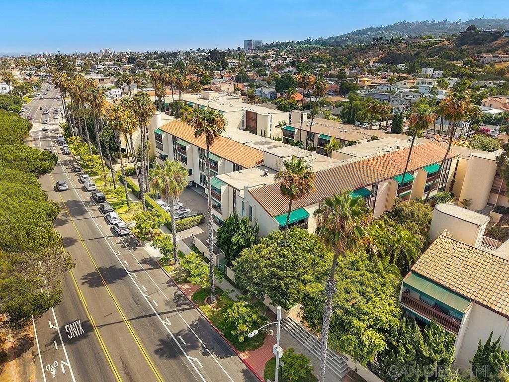 6455 La Jolla Blvd 302
