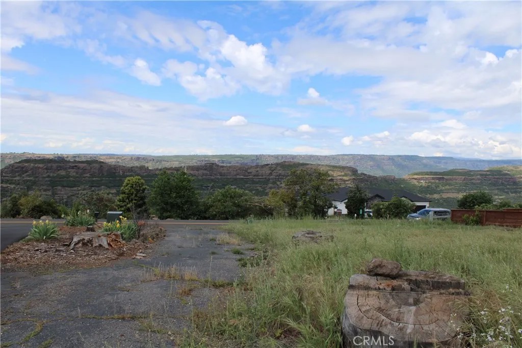 6096 Cliff