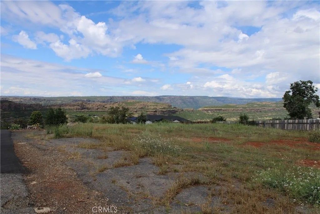 Photo of 6096 Cliff Dr, Paradise, CA 95969 (MLS # SN26077036)