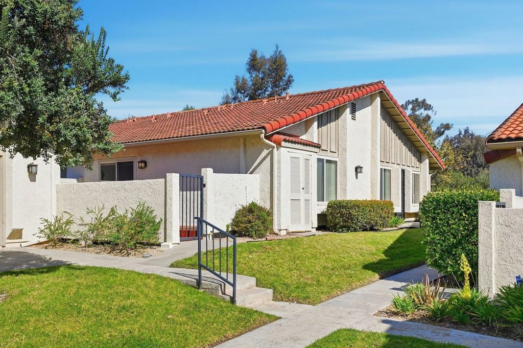 Photo of 1926 Springdale Ln, Encinitas, CA 92024 (MLS # 260002818)