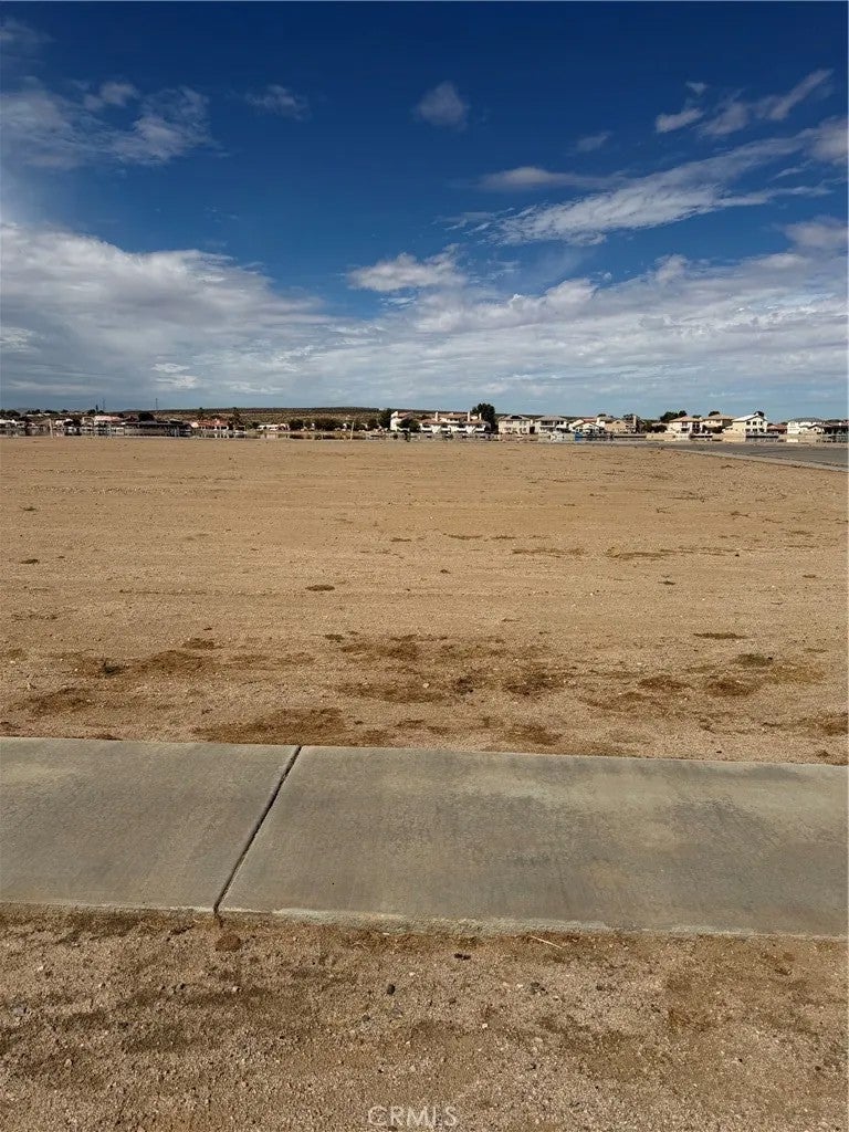 Photo of 9 Lakeview, Helendale, CA 92342 (MLS # HD26195028)