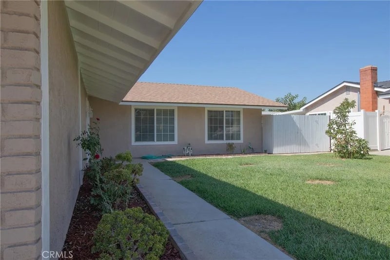 9229 Delano