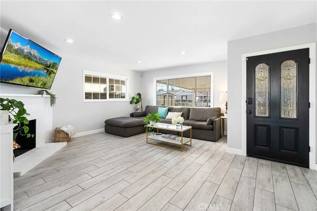 Photo of 6609 Birchton Avenue, West Hills, CA 91307 (MLS # SR25248226)