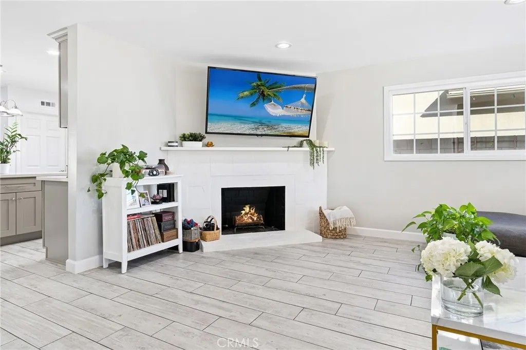 Photo of 6609 Birchton Avenue, West Hills, CA 91307 (MLS # SR25248226)