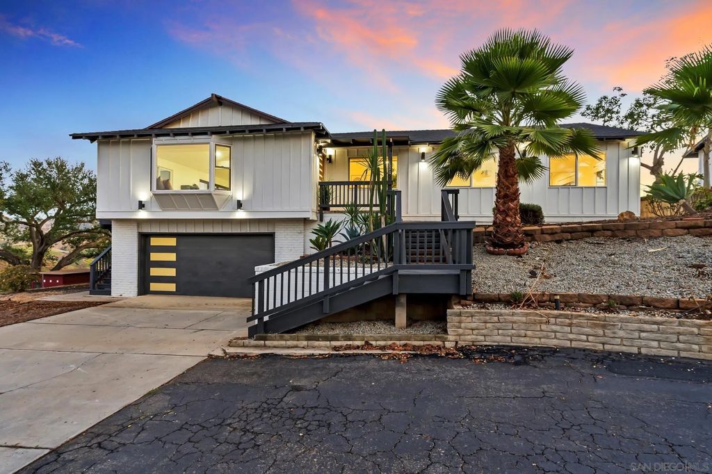 Photo of 1029 Rainbow Valley Ct, Fallbrook, CA 92028 (MLS # 250042107)