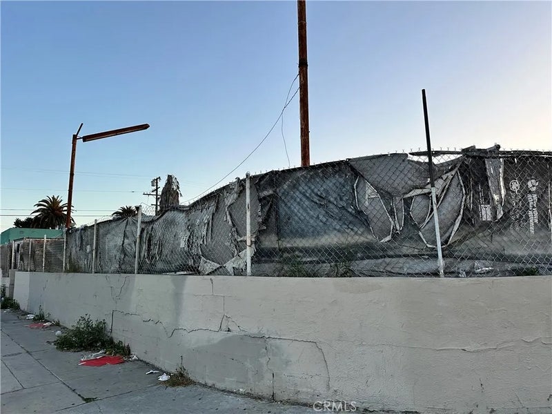 10305 S Normandie