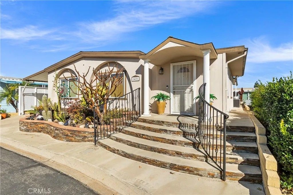 Photo of 1421 Glengrove Sq, Corona, CA 92882 (MLS # OC26005644)