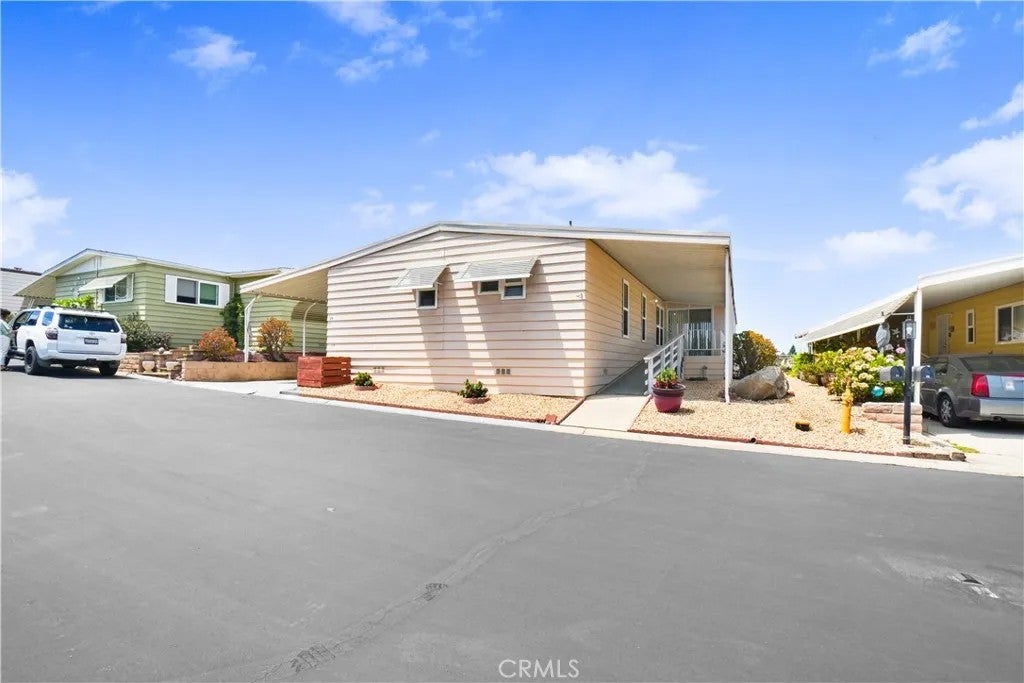 1195 La Moree Road 77