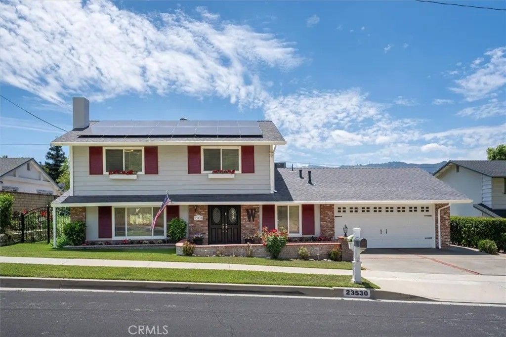 Photo of 23530 Fambrough Street, Newhall, CA 91321 (MLS # SR26089802)