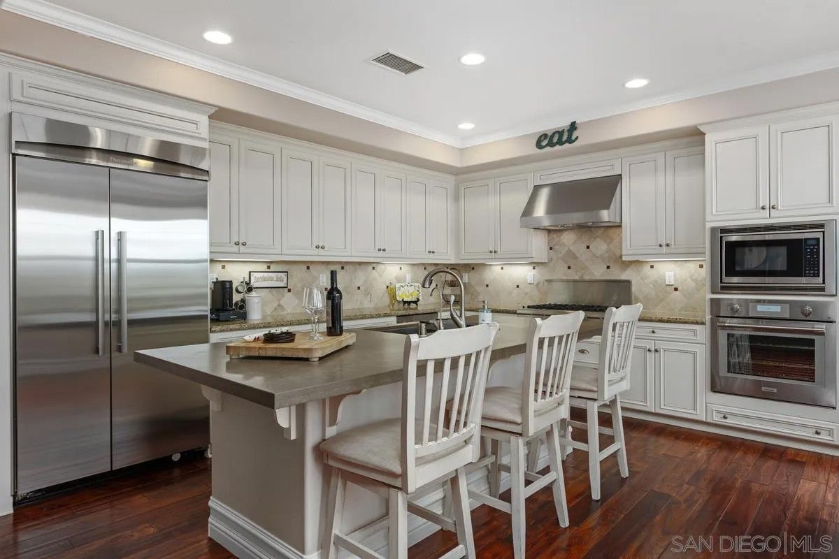 1237 Breakaway Dr