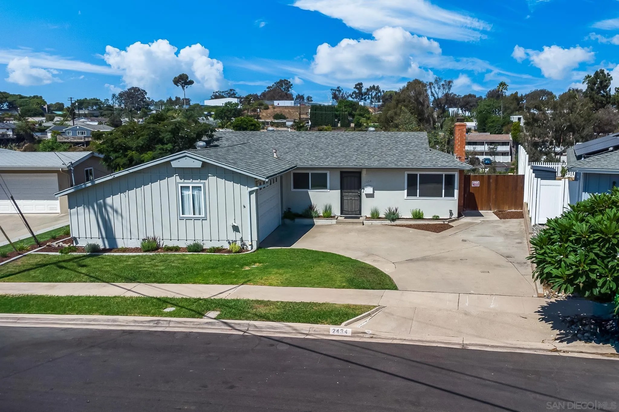 2434 Meadow Lark Dr