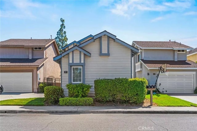 9 Southampton, Irvine