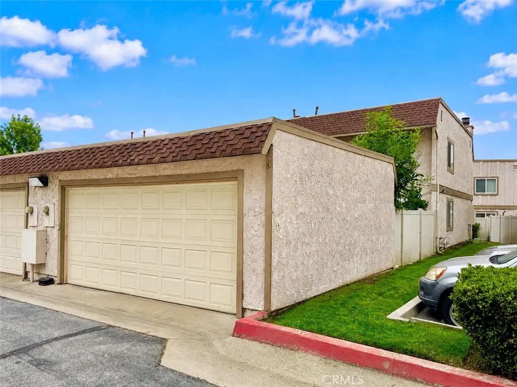 1252 N Citrus 1