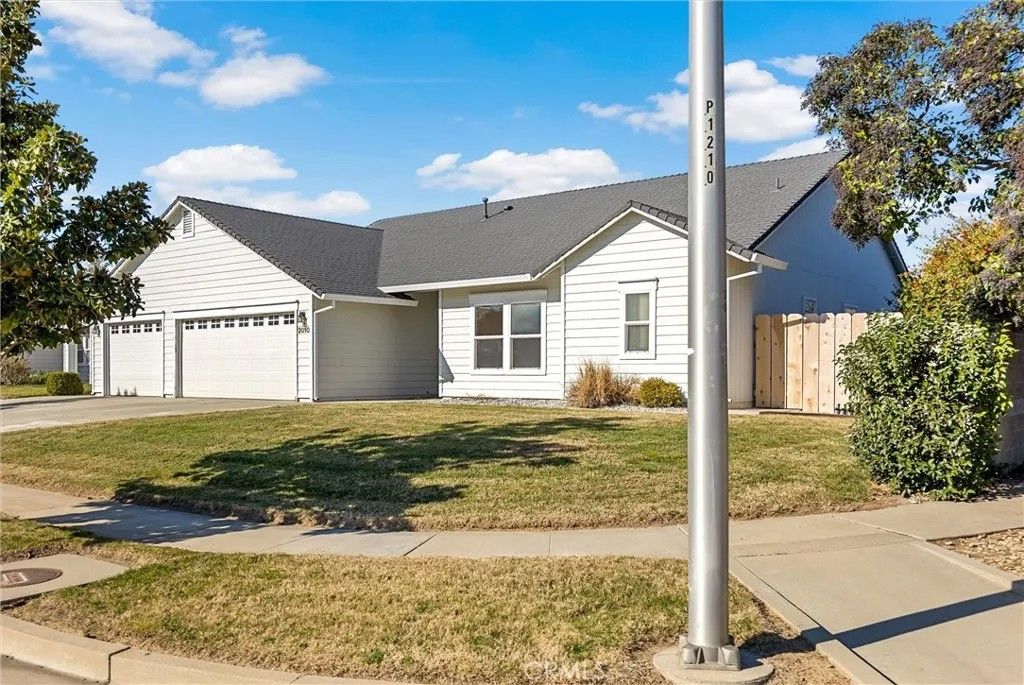 Photo of 2010 Pebblestone Dr, Red Bluff, CA 96080 (MLS # SN26028485)