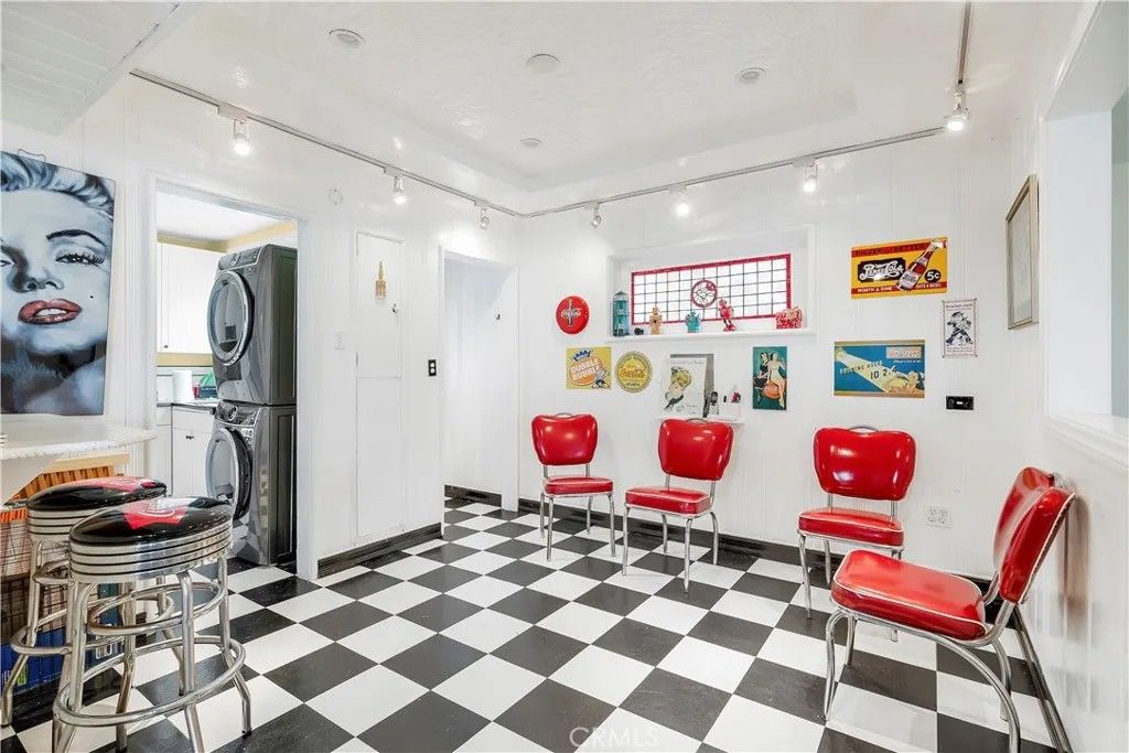 Photo of 325 Grand Canal, Newport Beach, CA 92662 (MLS # NP26073103)