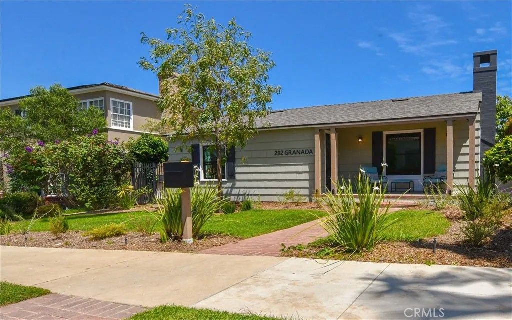 Photo of 292 Granada Ave, Long Beach, CA 90803 (MLS # LG26094075)
