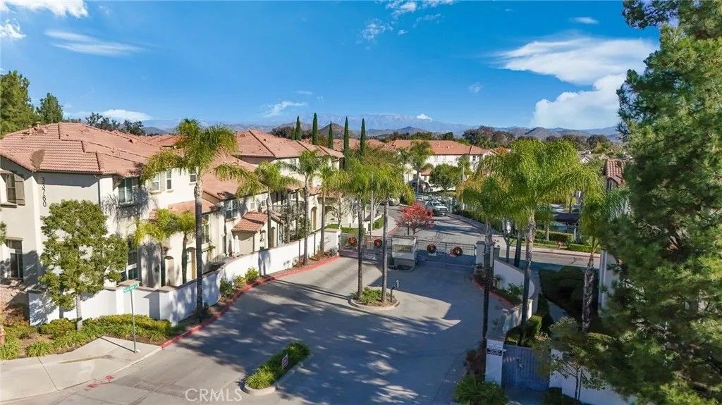 Photo of 33580 Willow Haven #102, Murrieta, CA 92563 (MLS # SW25274459)