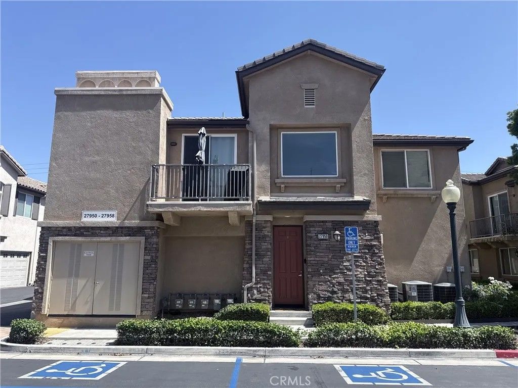Photo of 27950 Avalon Drive #50, Canyon Country, CA 91351 (MLS # SR26092941)