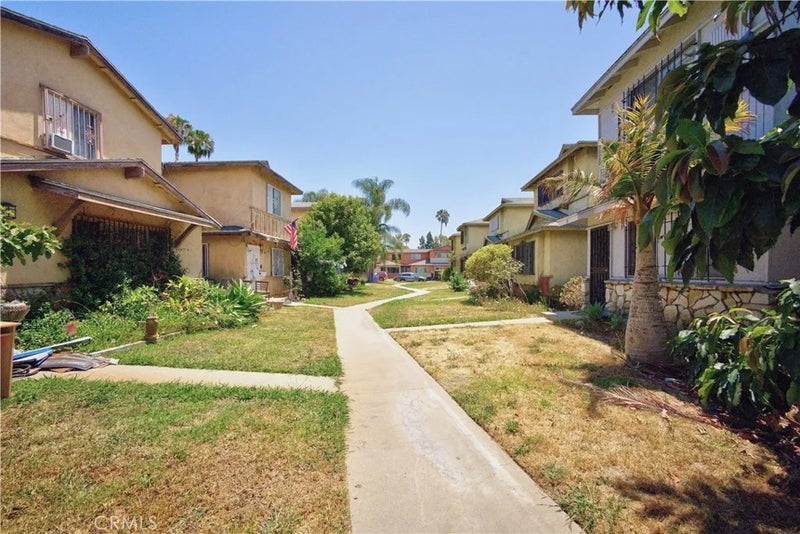 11 Eastridge Lane