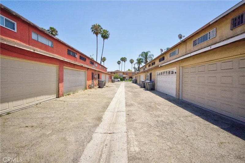 11 Eastridge Lane