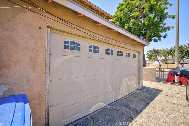 11 Eastridge Lane