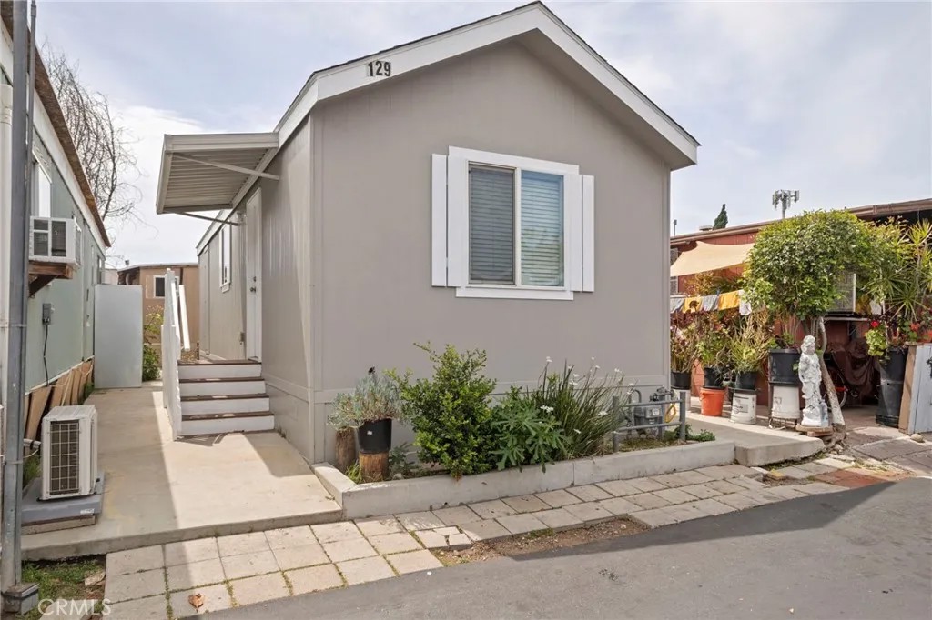7650 Balboa 129
