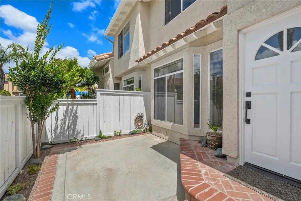 Photo of 26927 Begonia Pl, Mission Viejo, CA 92692 (MLS # OC26077433)