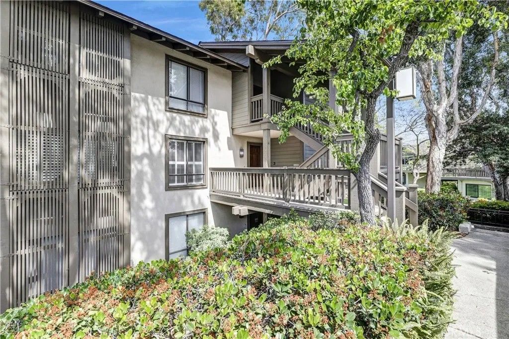 Photo of 10 Lago Norte, Irvine, CA 92612 (MLS # PW26078100)