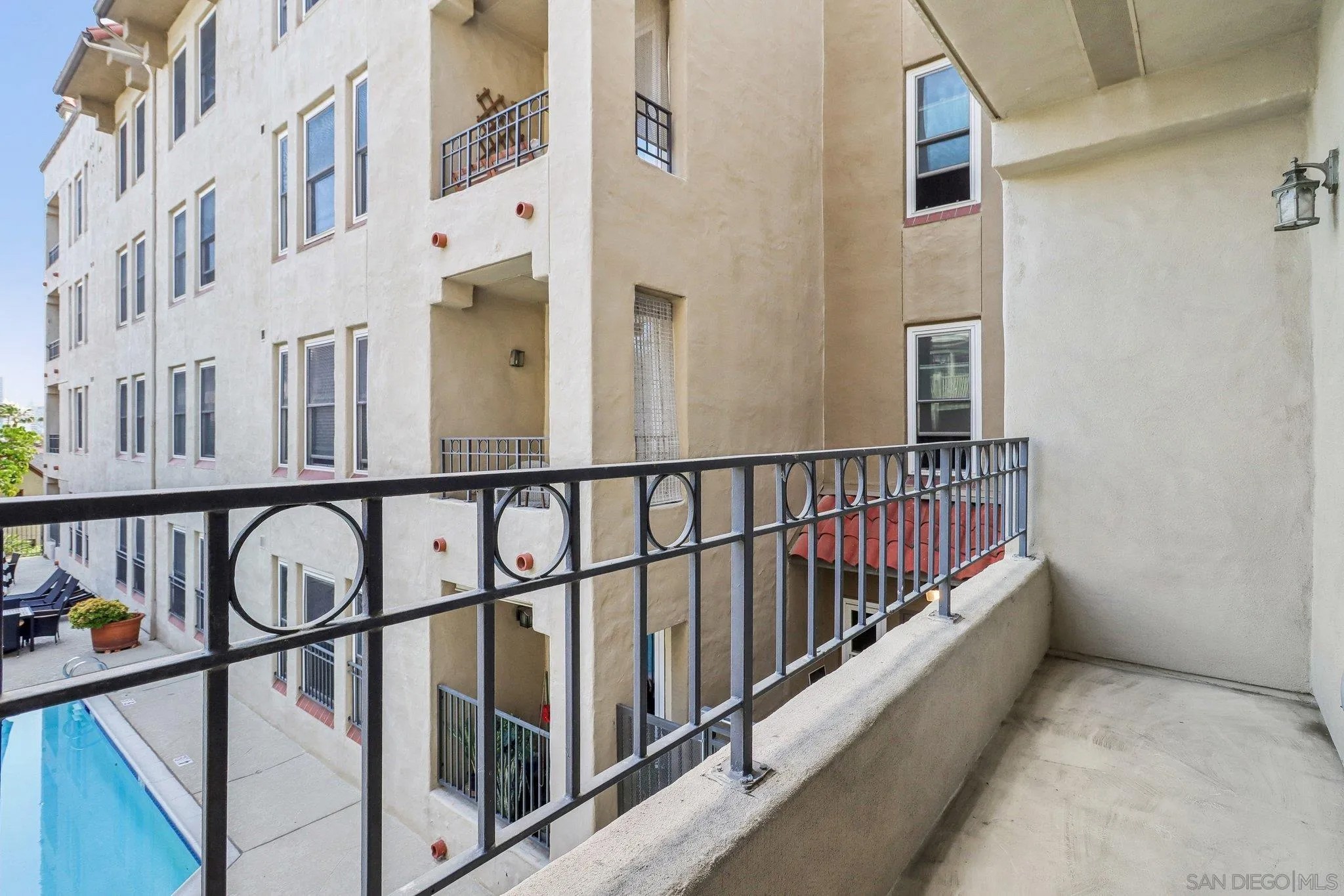 2445 Brant St 308