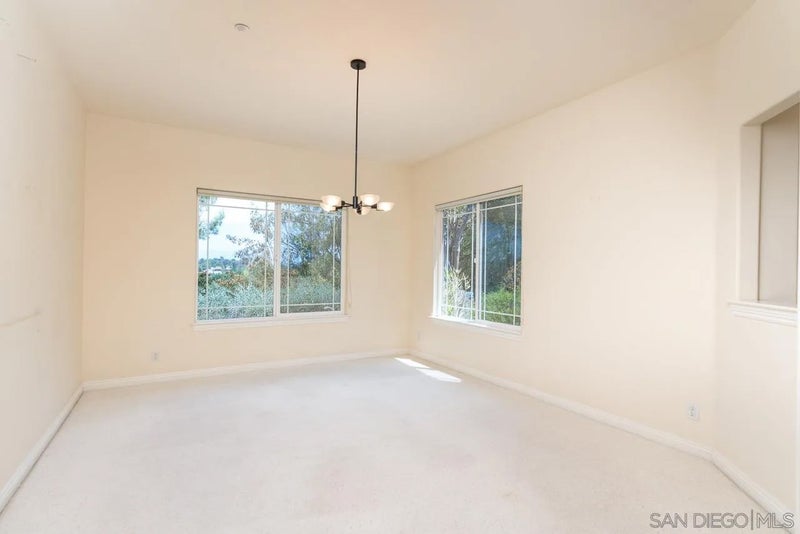 613 Carnation Ln